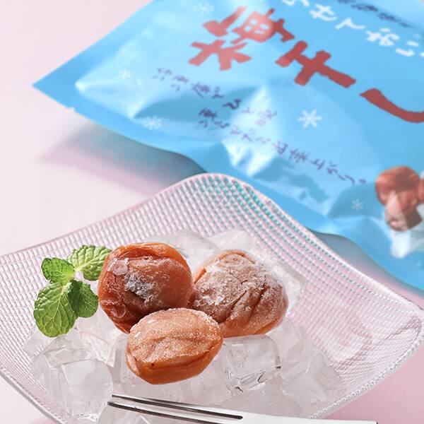 <b>梅商品続々入荷中！<br></b>汗ばむ季節におすすめの梅。凍らせて食べるあいすシリーズや梅干しなど各種取り揃えました。